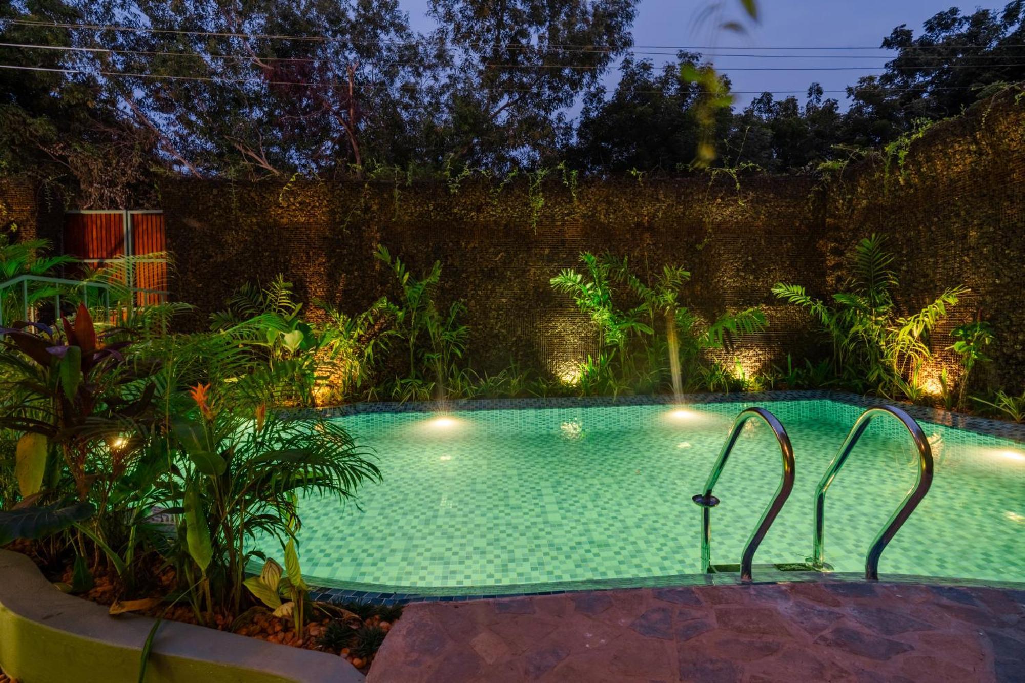 Nomads Resort - Destination Stays Puducherry Buitenkant foto